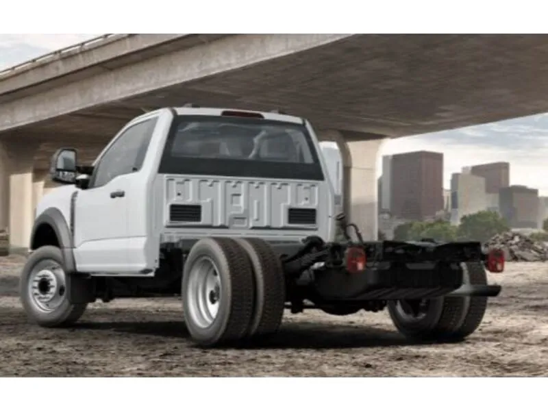 Ford F-550 2025 photo 4