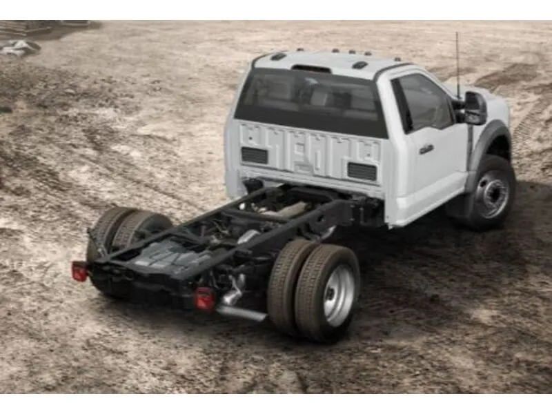 Ford F-550 2025 photo 3