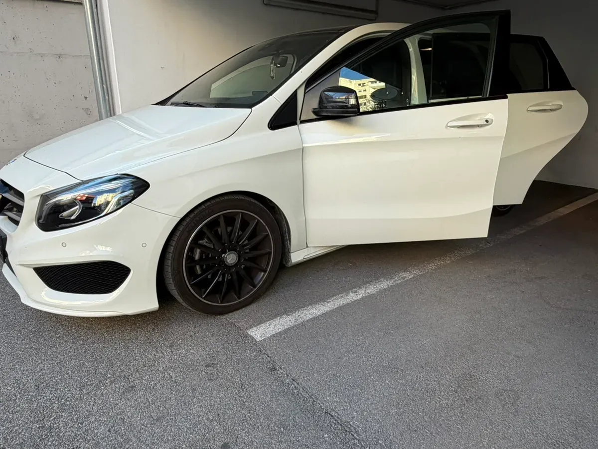 Mercedes-Benz B-Class 2016 photo 2