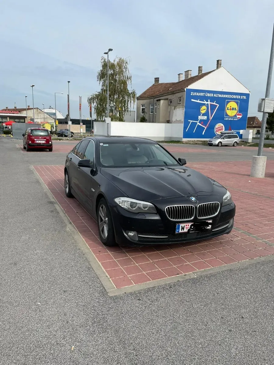 BMW 5 Series 2010 photo 3