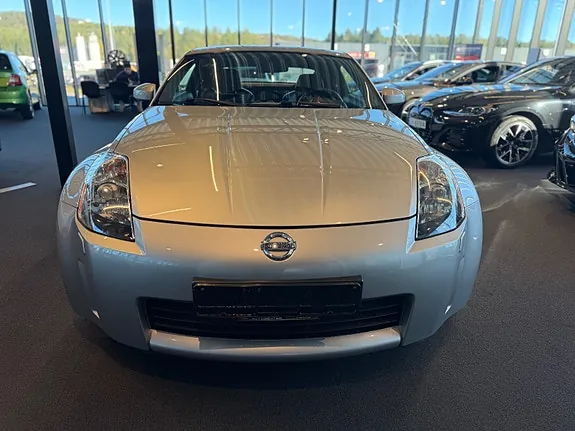 Nissan 350 Z 2004 photo 2