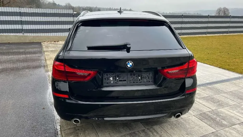 BMW 5 Series 2018 photo 3