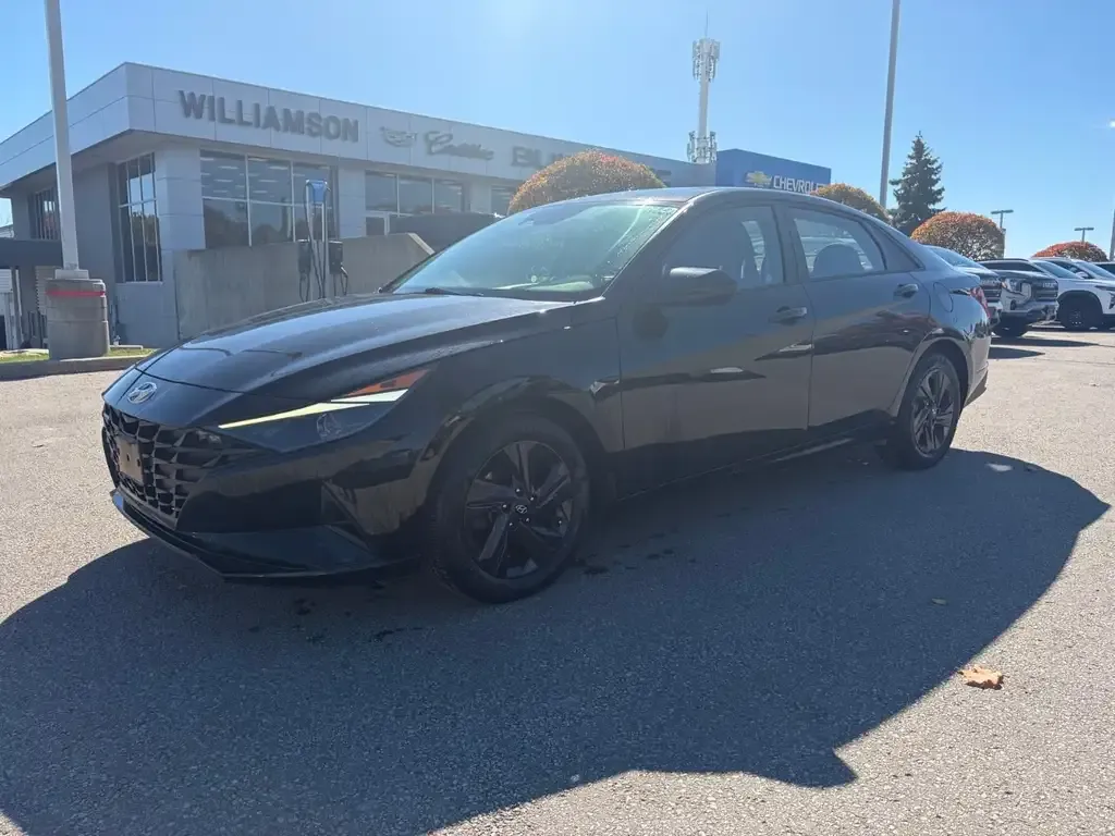 Hyundai Elantra 2022 photo 3
