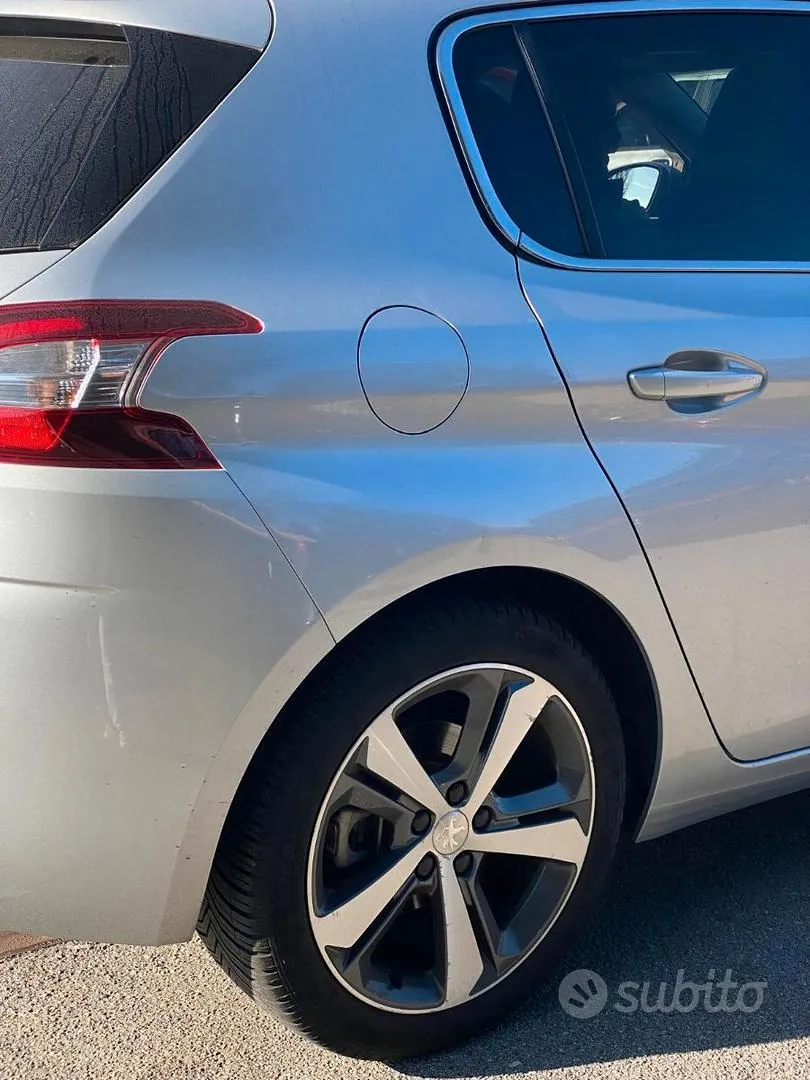 Peugeot 308 2017 photo 3