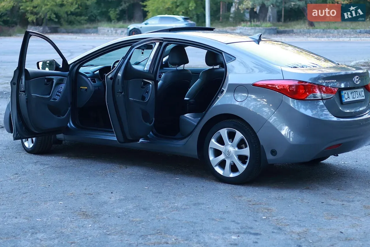 Hyundai Elantra 2012 photo 4