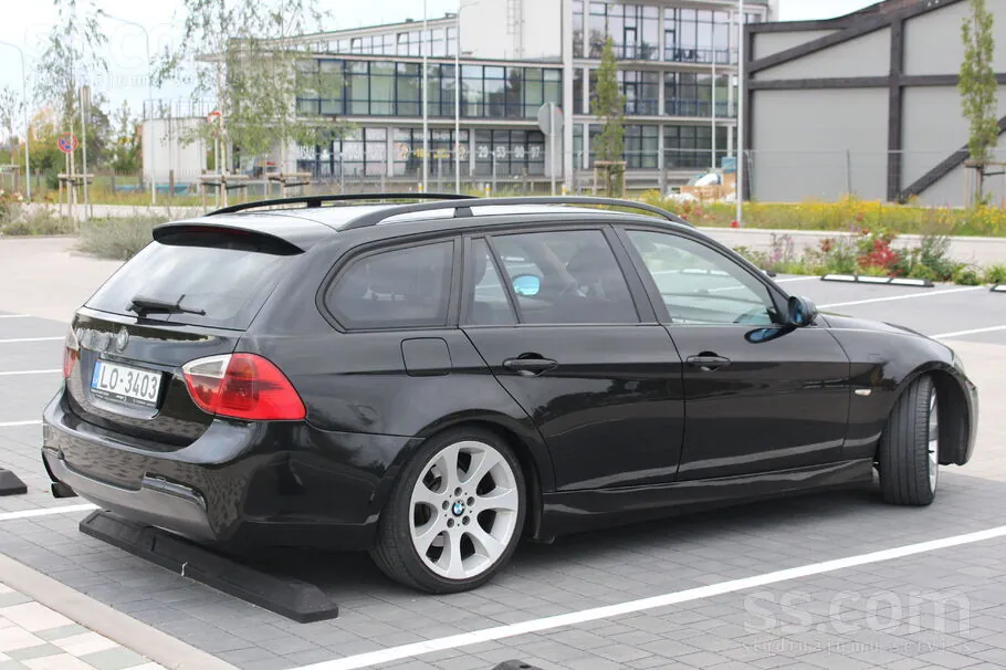 BMW 320D Touring 2006 photo 4