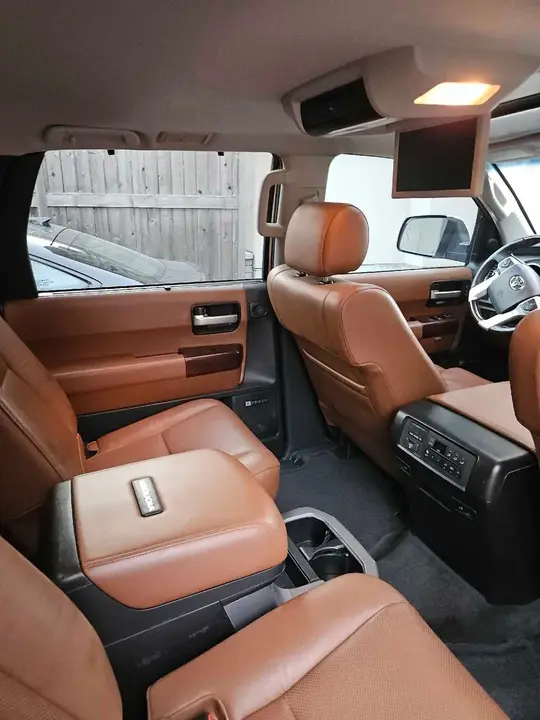 Toyota Sequoia 2015 photo 5