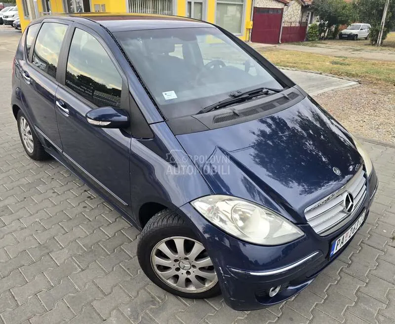 Mercedes-Benz A180 2004 photo 2