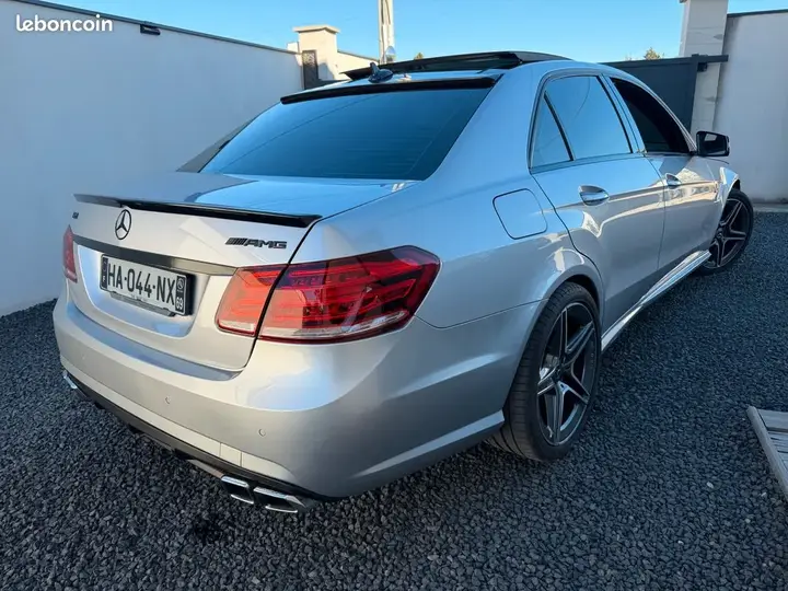Mercedes-Benz E-Class 2011 photo 4