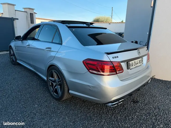 Mercedes-Benz E-Class 2011 photo 5