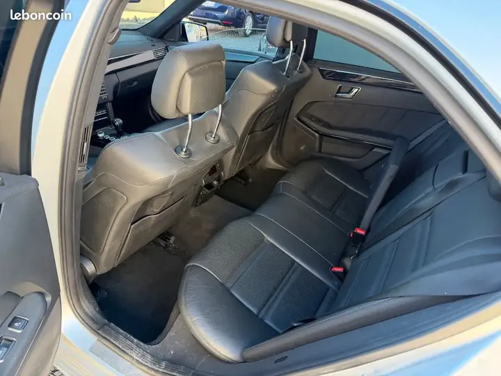 Mercedes-Benz E-Class 2011 photo 3