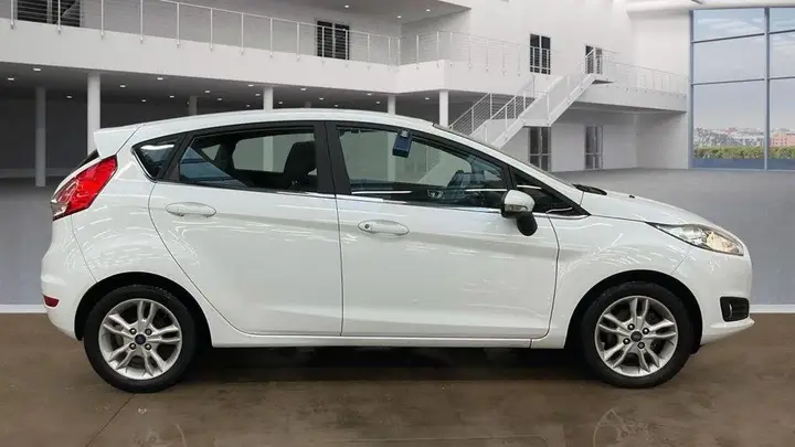 Ford Fiesta 2014 photo 5