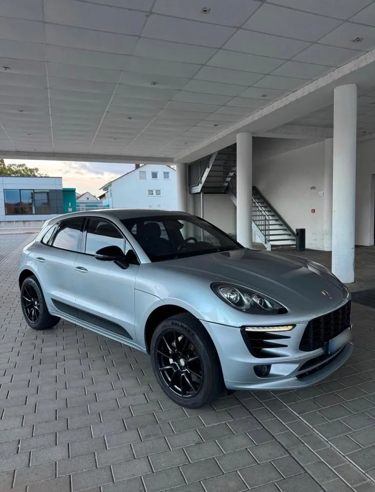 Porsche Macan S