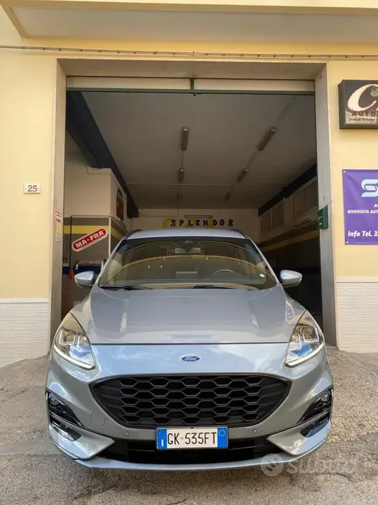 Ford Kuga 2022 photo 2