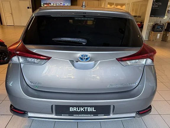 Toyota Auris 2015 photo 3