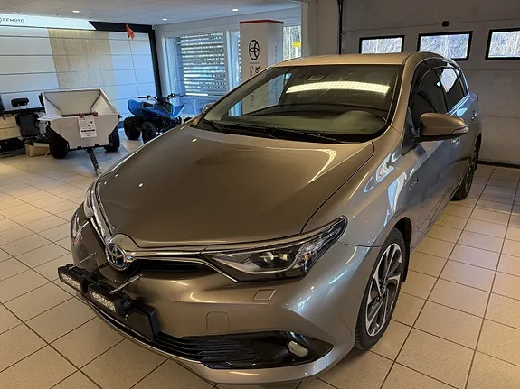 Toyota Auris 2015 photo 2