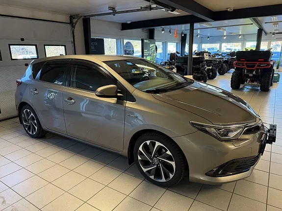 Toyota Auris 2015 photo 5