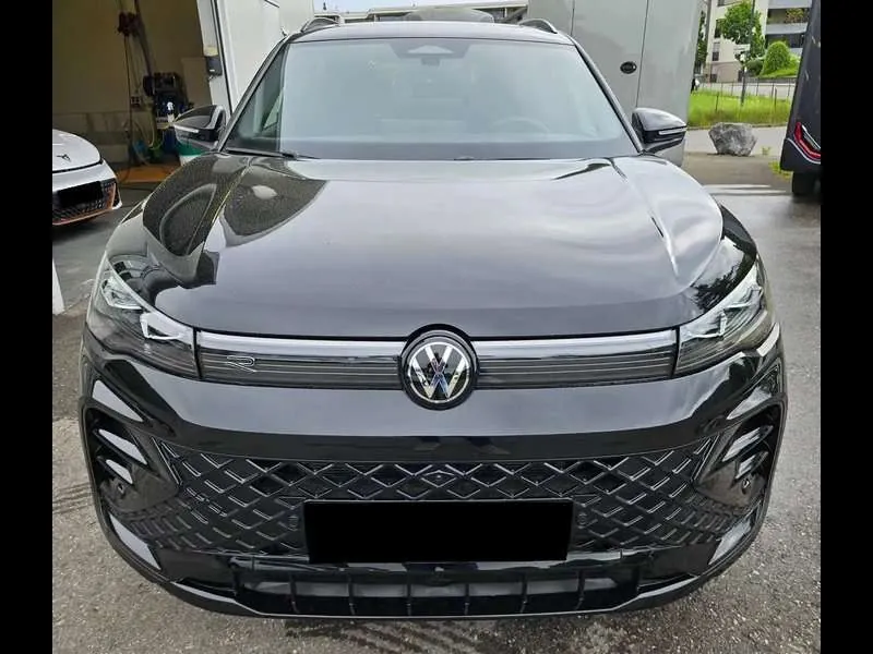 Volkswagen Tiguan 2025 photo 2