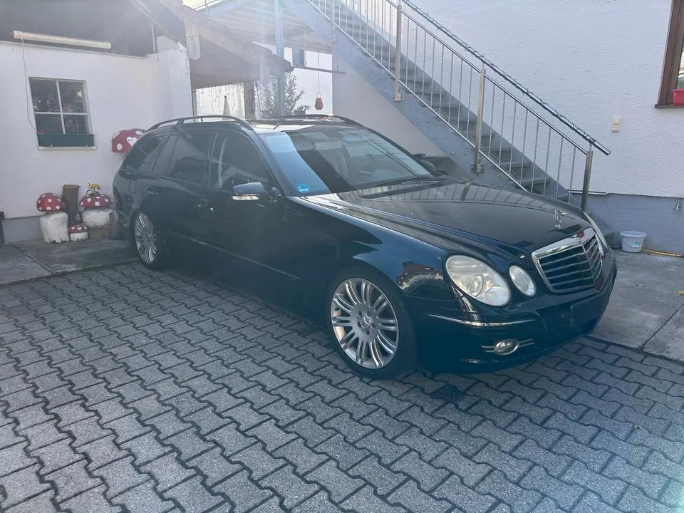 Mercedes-Benz E320