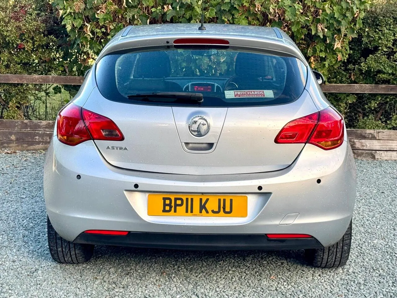 Vauxhall Astra 2011 photo 5