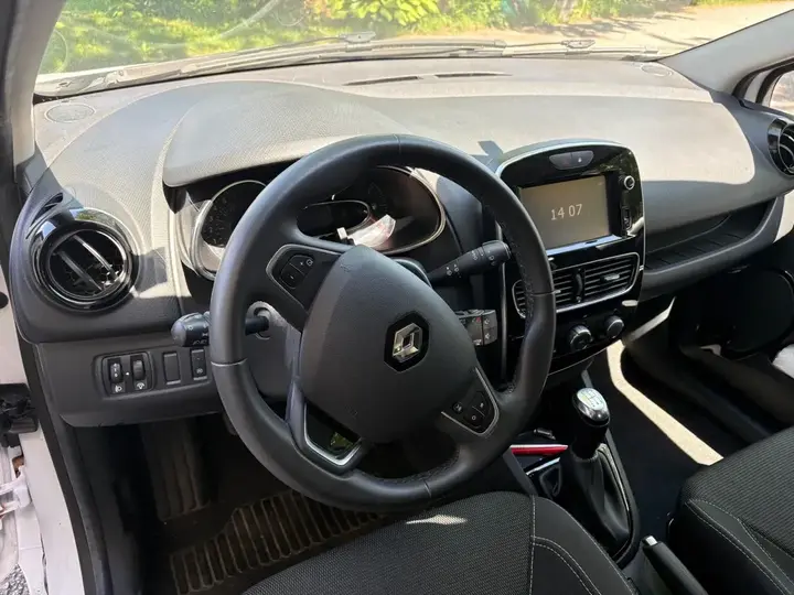 Renault Clio 2018 photo 3