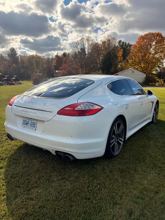 Porsche Panamera 2013 photo 2