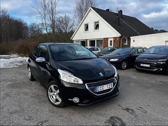 Peugeot 208 2012 photo 3