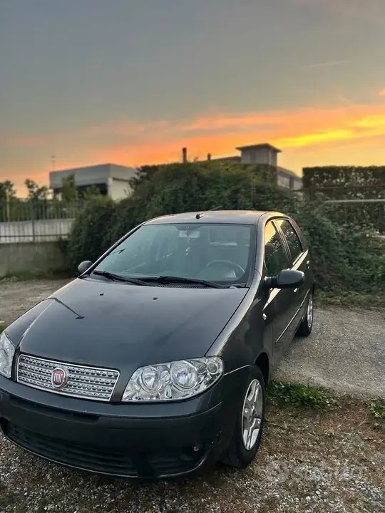 Fiat Punto 2005 photo 2