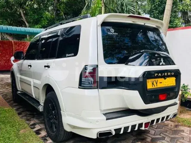 Mitsubishi Montero 2013 photo 2