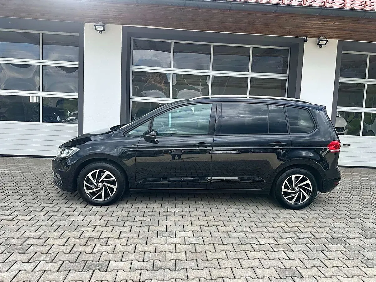 Volkswagen Touran 2019 photo 2