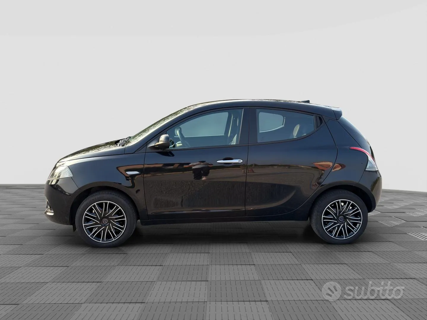 Lancia Ypsilon 2023 photo 2