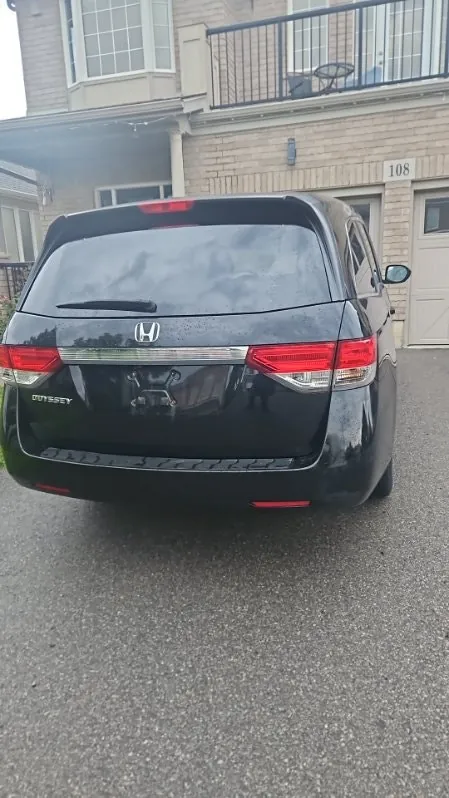 Honda Odyssey 2016 photo 2