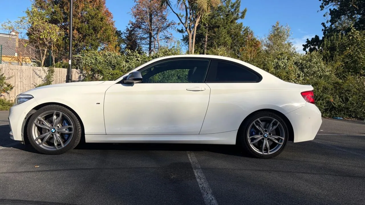 BMW 2 Series 2025 photo 2