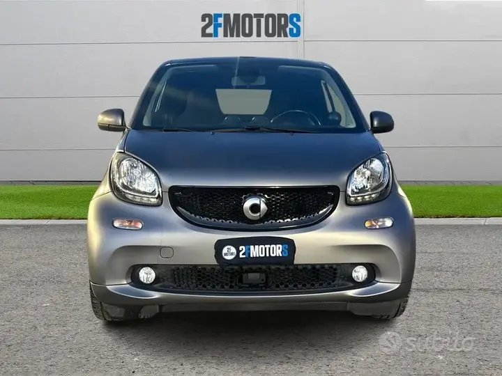 Smart Fortwo 2019 photo 2