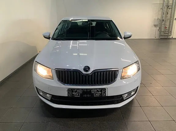 Skoda Octavia 2015 photo 2