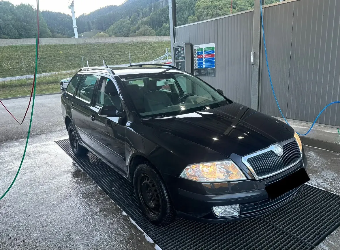 Skoda Octavia 2005 photo 2