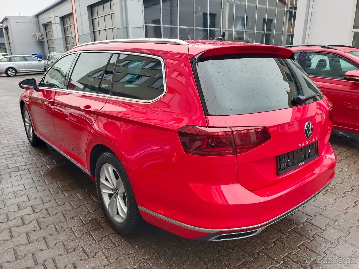 Volkswagen Passat 2022 photo 3