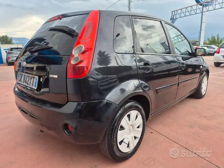 Ford Fiesta 2007 photo 3