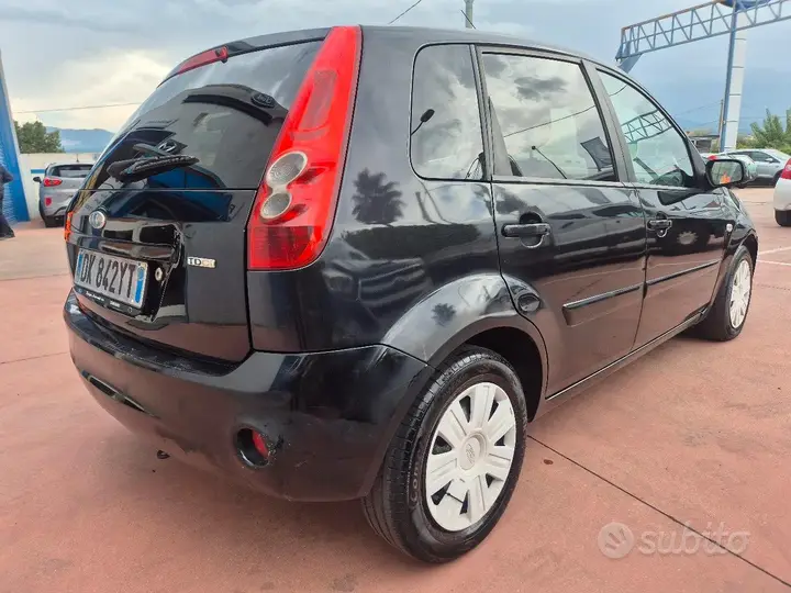 Ford Fiesta 2007 photo 2