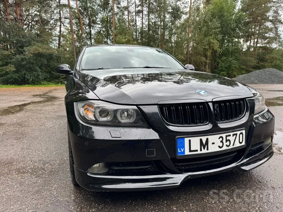 BMW E90 2005 photo 2