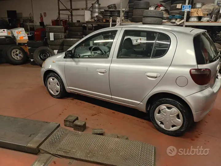 Toyota Yaris 2003 photo 3