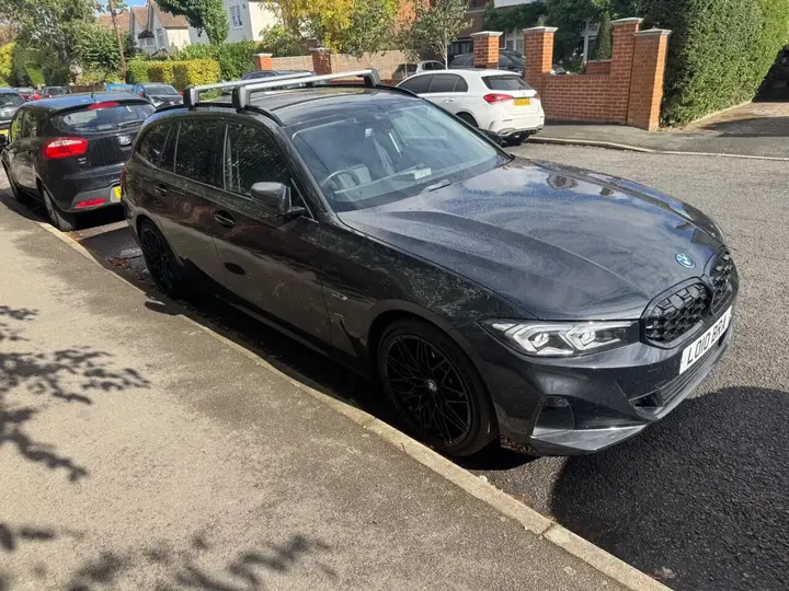 BMW 3 Series 2022 photo 2