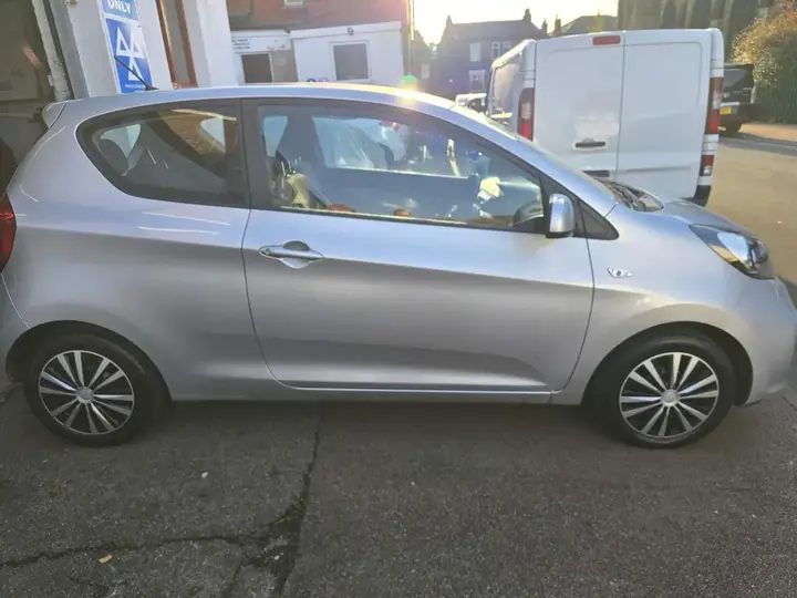 Kia Picanto 2013 photo 2