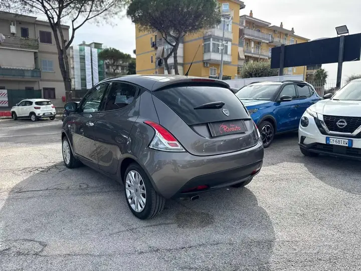 Lancia Ypsilon 2014 photo 4