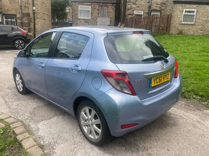 Toyota Yaris 2011 photo 3