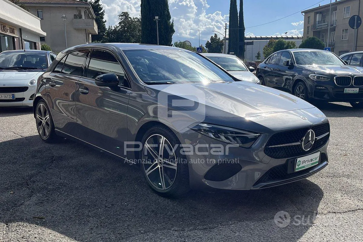 Mercedes-Benz A 180 2024 photo 3
