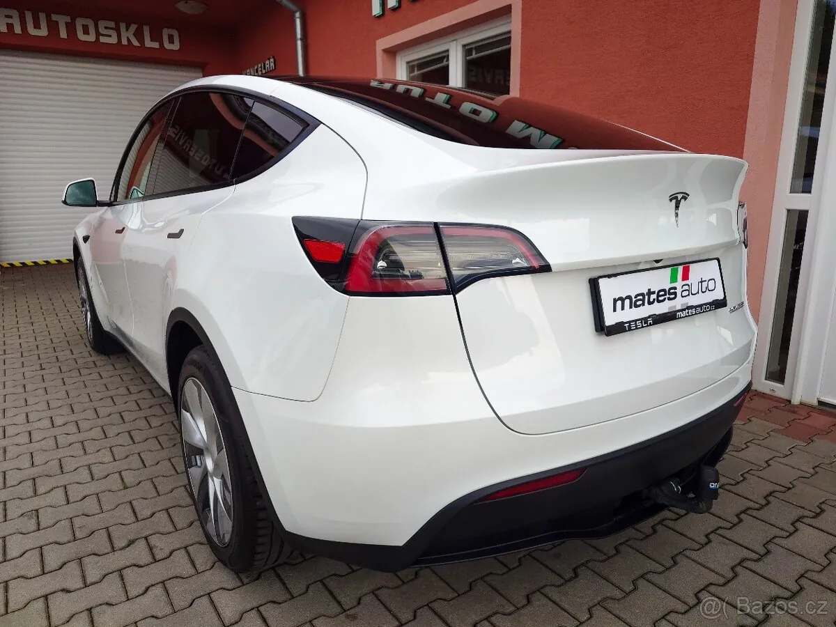 Tesla Model Y 2023 photo 3