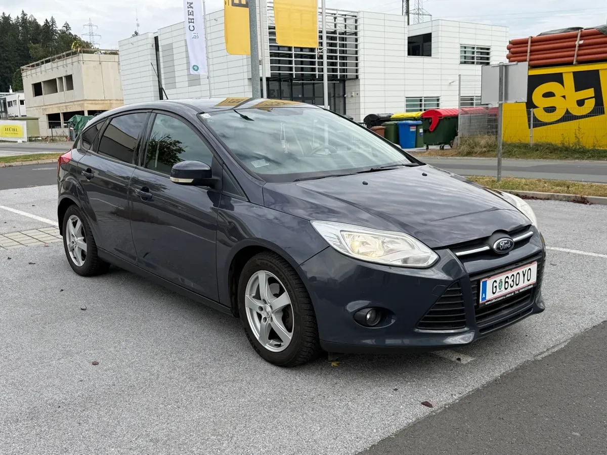 Ford Focus 2012 photo 2