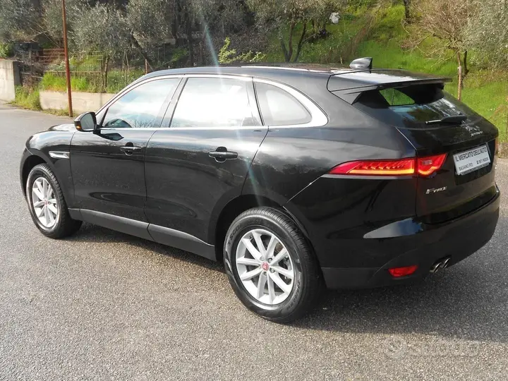Jaguar F-Pace 2016 photo 5