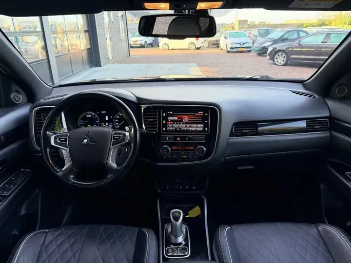 Mitsubishi Outlander 2019 photo 3